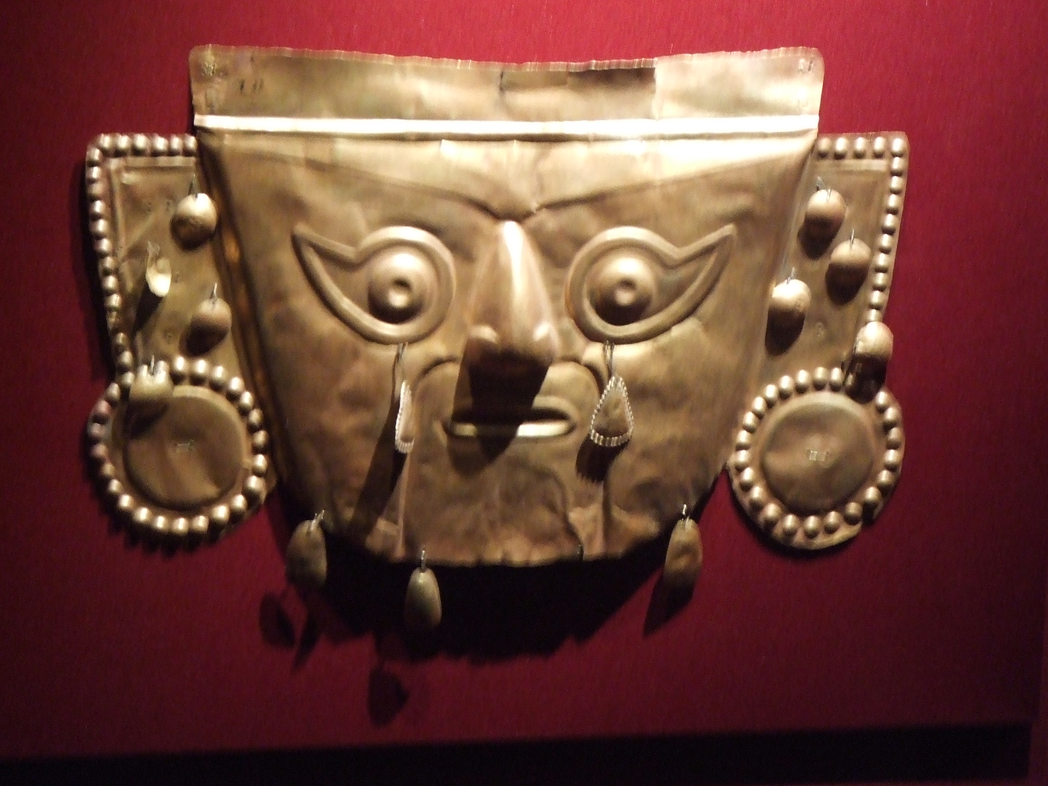 gold inca mask